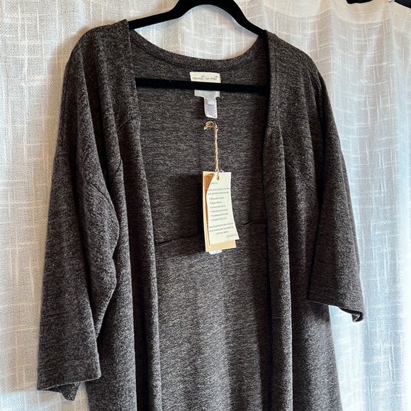 Cardigan - Picture 2 of 11